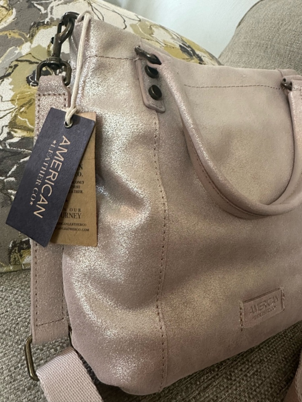 American Leather CO. Bermuda Metallic Wilton Feed Crossbody NWT $165 MSRP - Picture 13 of 16